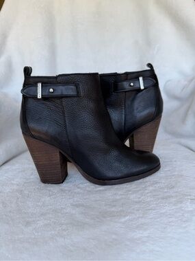 Coach Hewes Safari Leather Block Heeled Booties Size 6B